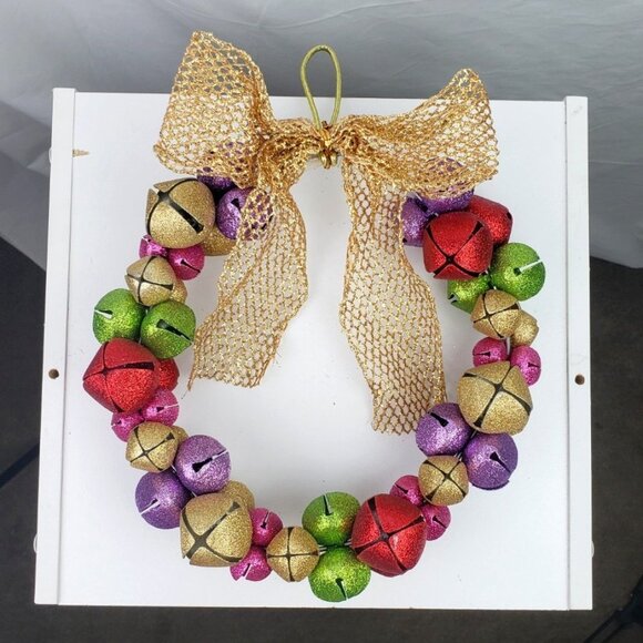 Bells Christmas Wreath - Picture 1 of 4
